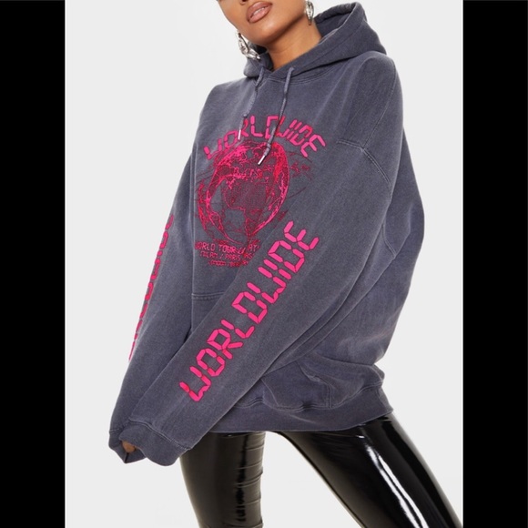 🦄🖤WORLDWIDE TOUR U INTERNRTIONAL Long Sleeve Shirt - Picture 1 of 4